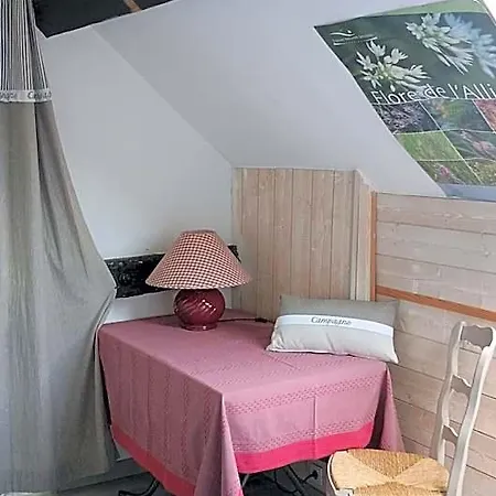 Cardamome Nocleg ze śniadaniem 3*